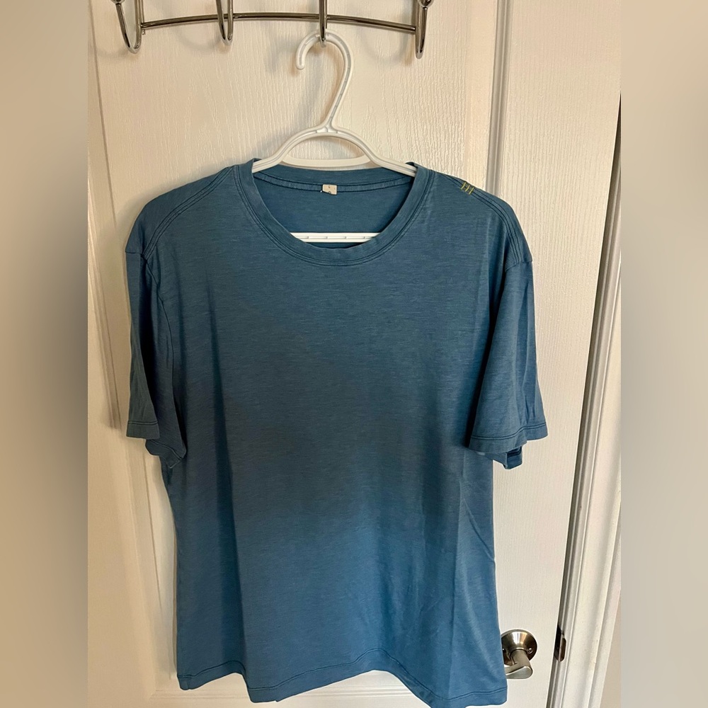 Men’s Lululemon Shirt Size Large